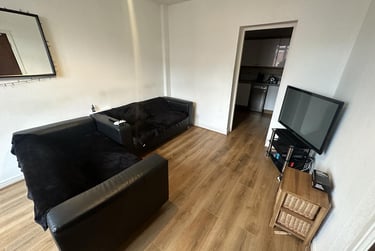 5 bed flat, Dickenson Road, Victoria Park, Manchester, M145HZ - Image 1